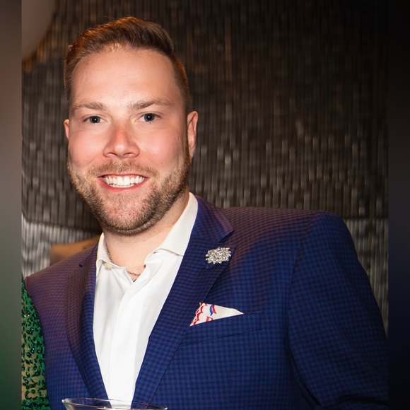 Meet your Posher, Perry - Picture 2 of 5